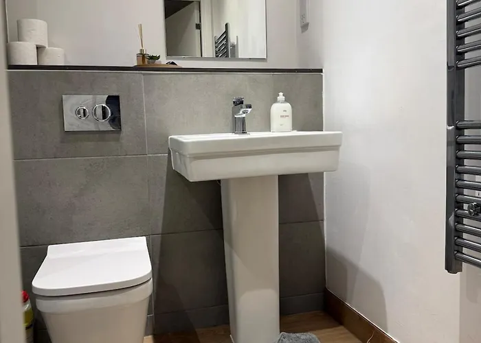 Modern 2br In M5, Man United Stadium, And Mediacity *