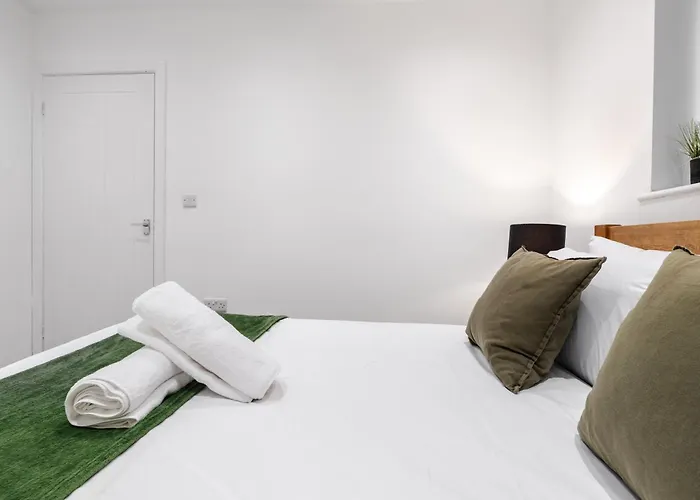 The Ideal Urban 4br - Coop - Etihad - Parking - Ev 맨체스터