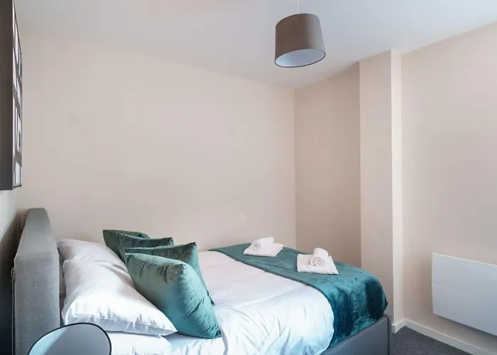 For 2 Salford Amenities Apartment