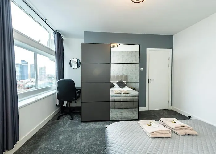 *superb Location* 20th Floor *