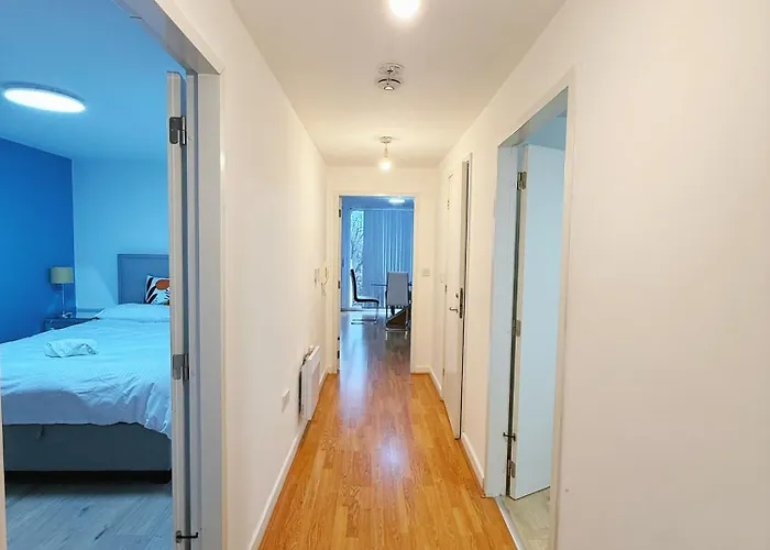 Center Balcony By The Universities مانشستر