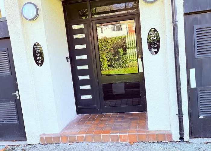 #85 Stylish Salford Free Parking Sleeps 6 아파트