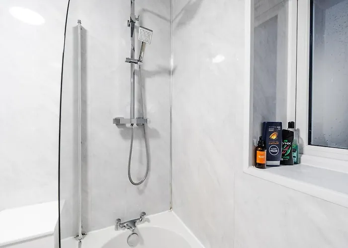 The Ideal Urban 4br - Coop - Etihad - Parking - Ev 맨체스터