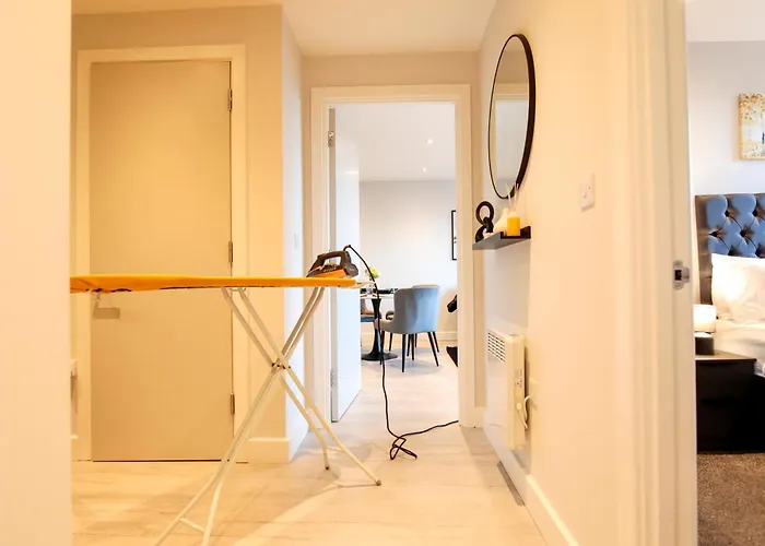 40 Percent Off Monthly 2 Bed Modern Near Piccadilly - Parking - Fast Wifi * Manchester