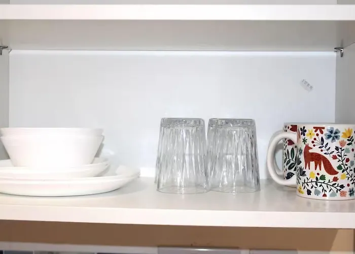 Cosy - 15 Mins Drive To