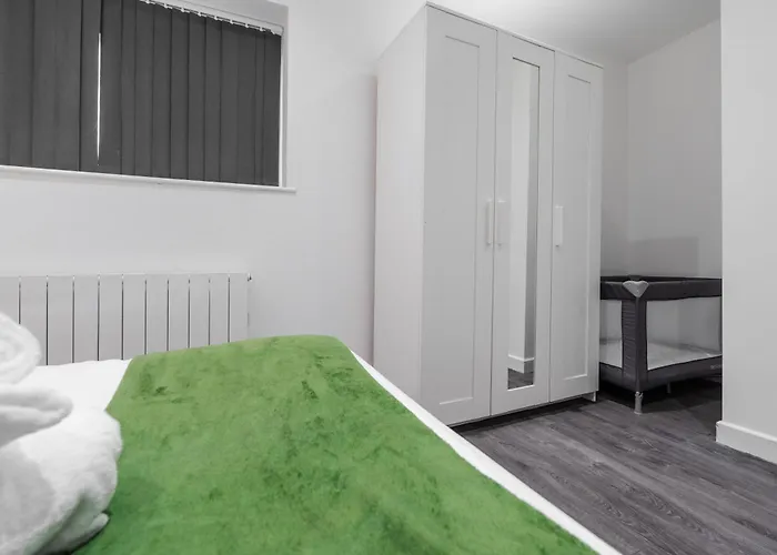 아파트 The Ideal Urban 4br - Coop - Etihad - Parking - Ev 맨체스터