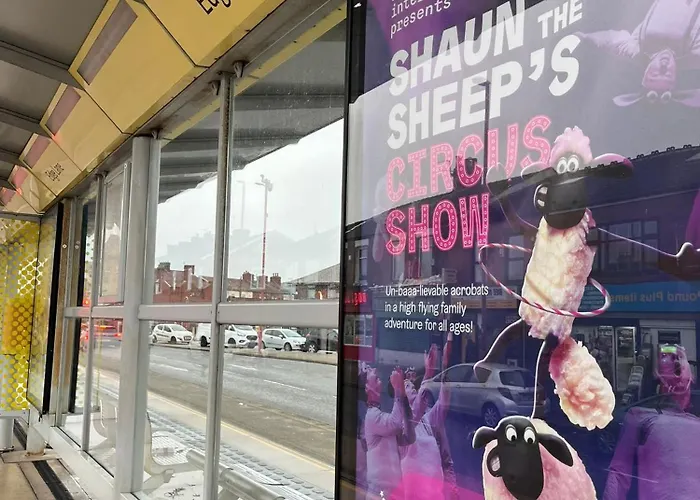 The Cotton Mill Hideaway - One Bedroom - Free Parking Near Etihad Stadium & Coop Live Manchester