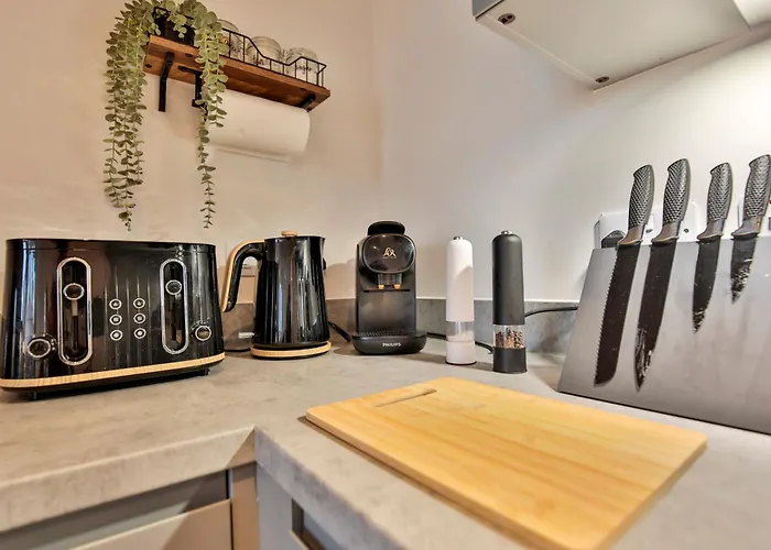 아파트 Modern 2 Bed, 2 Bath With Ensuite By Avalora Short Lets & Serviced Salford, Near Tram Manchester, Train Station, Parking *