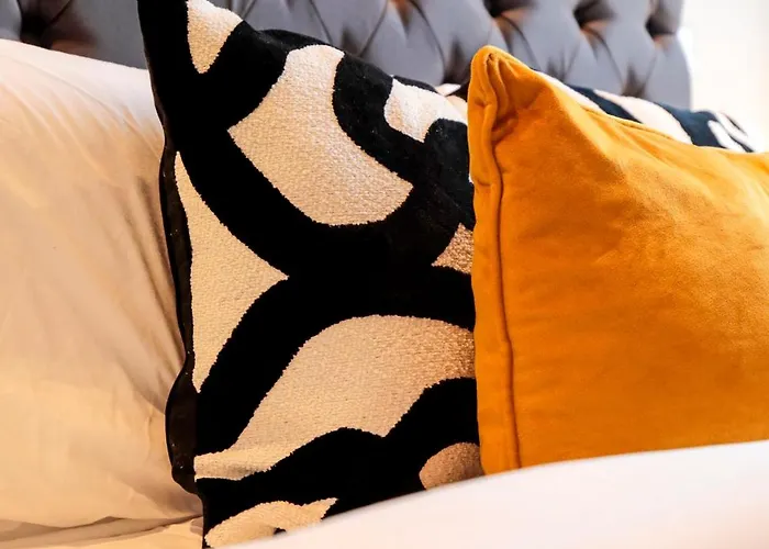 40 Percent Off Monthly 2 Bed Modern Near Piccadilly - Parking - Fast Wifi Daire