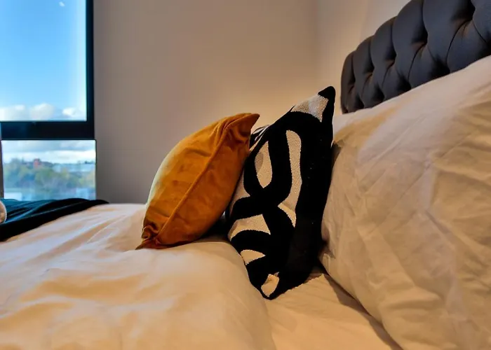 Appartement Modern 2 Bed, 2 Bath With Ensuite By Avalora Short Lets & Serviced Salford, Near Tram Manchester, Train Station, Parking