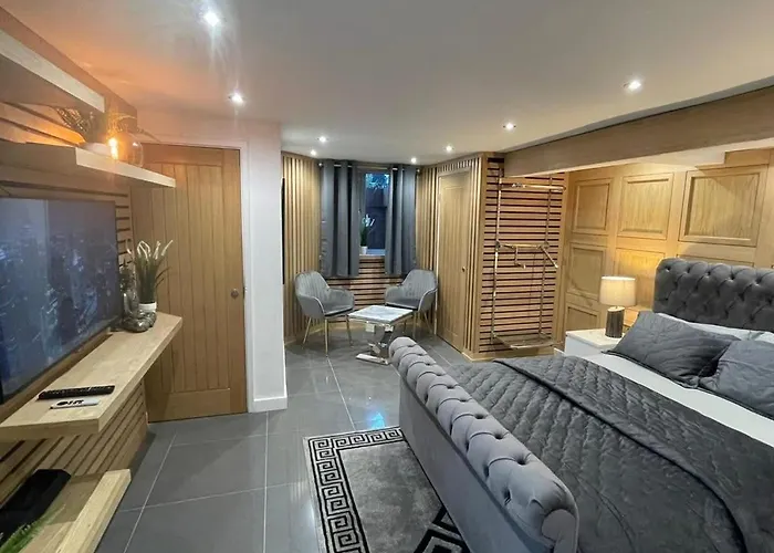 Hendham House - Near Etihad Stadium, Coop Live Arena, Ao Arena, Piccadilly Train Station & Centre Гостевой дом