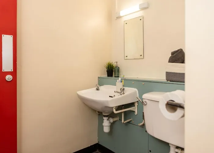 John Lester And Eddie Colman Courts In Salford Apartment *