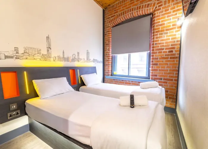 Easyhotel 2*
