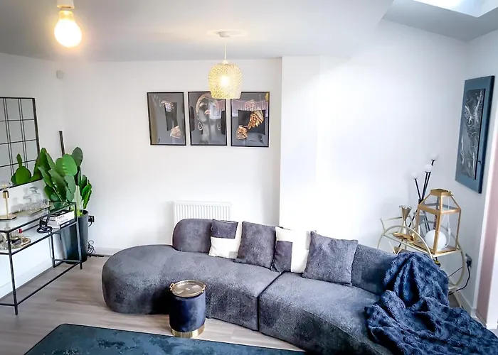 Oda ve Kahvaltı Royal At Coop Live Etihad, Sports