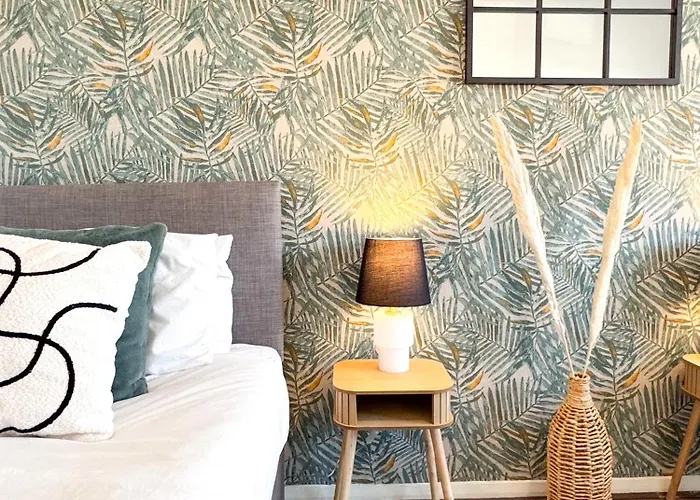 Contractor By Furnished * Manchester