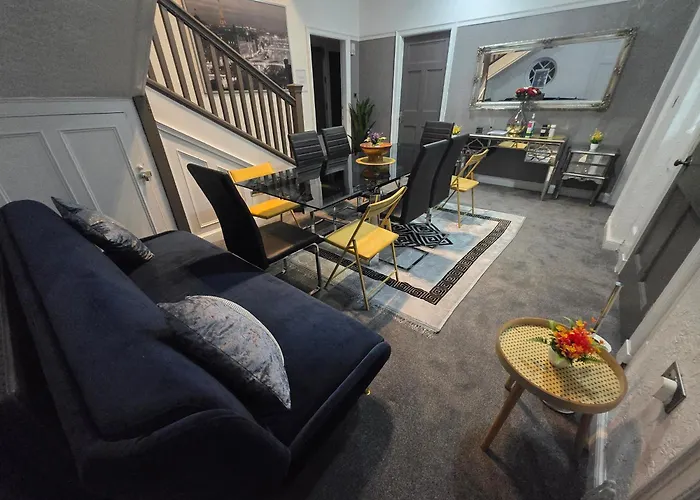 Casa vacanze Charming Tudor White House Free Wifi Manchester