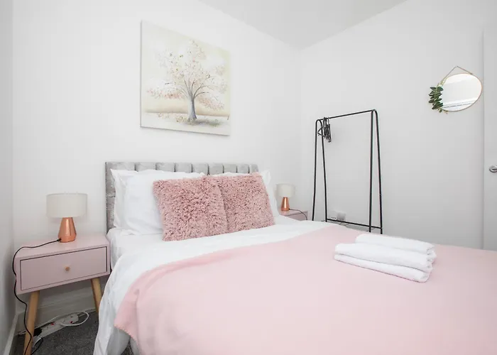 Dom wakacyjny Spacious 4br In With Parking & Wi-fi