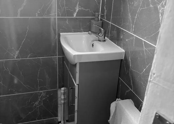 Bed & Breakfast High Class 10