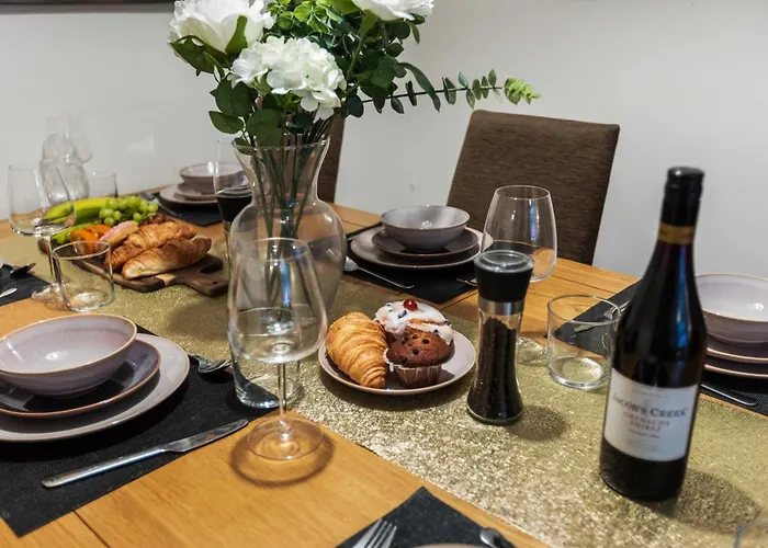 펜션 Forest View- Oasis Mural -didsbury Zen Sleeps 10 맨체스터