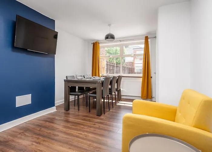 Hébergement de vacances Comfy 3br - Pool Table - Games - Sleeps 8 *