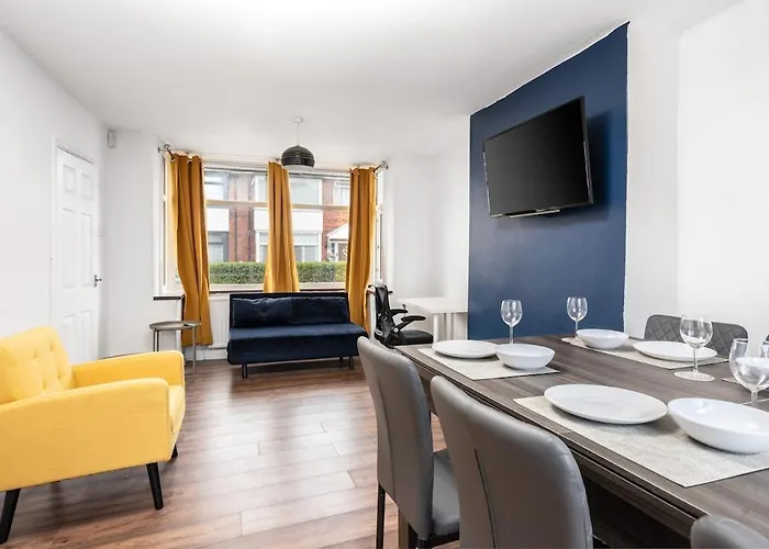 Hébergement de vacances Comfy 3br - Pool Table - Games - Sleeps 8 Manchester