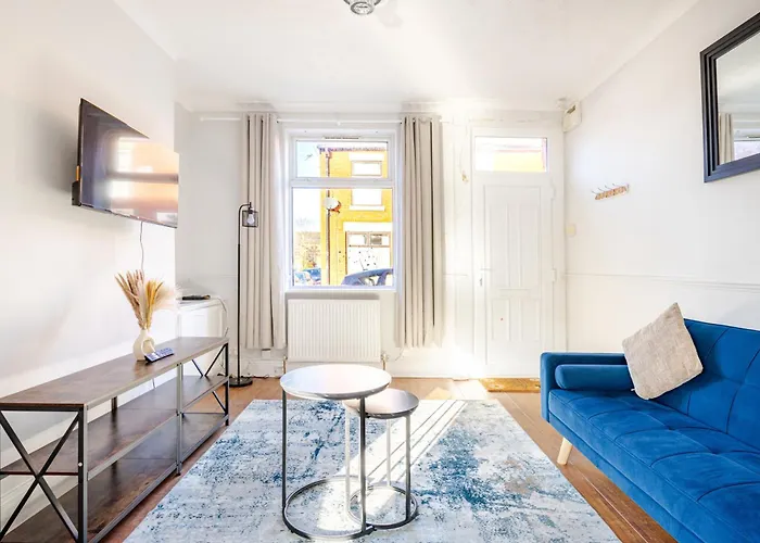 Vakantiehuis 2 Bedroom House With Free Parking