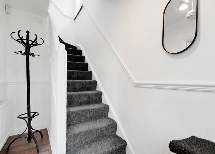 Hébergement de vacances Comfy 3br - Pool Table - Games - Sleeps 8 Manchester