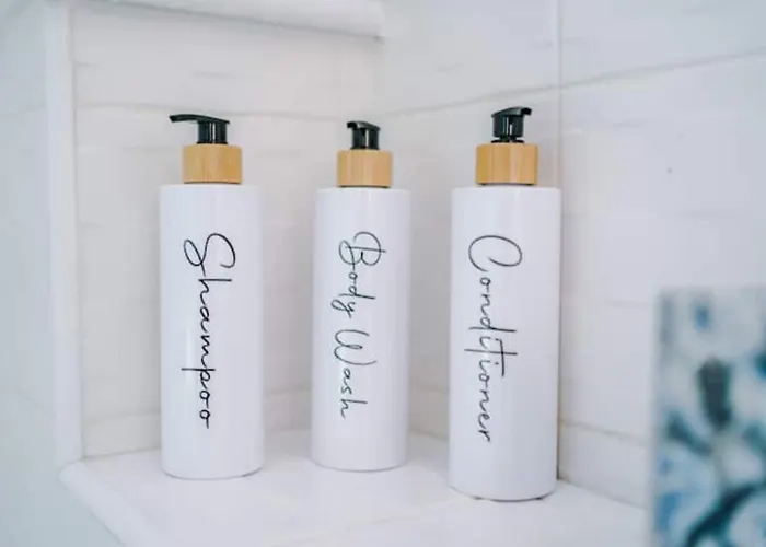 Дом отдыха Modern House - Sleeps 6 - Free Parking - Near Etihad Stadium - Coop Live Манчестер