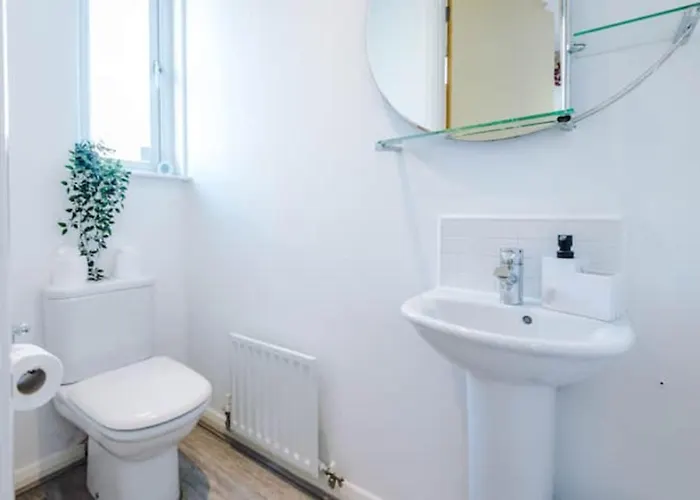 Modern House - Sleeps 6 - Free Parking - Near Etihad Stadium - Coop Live Дом отдыха