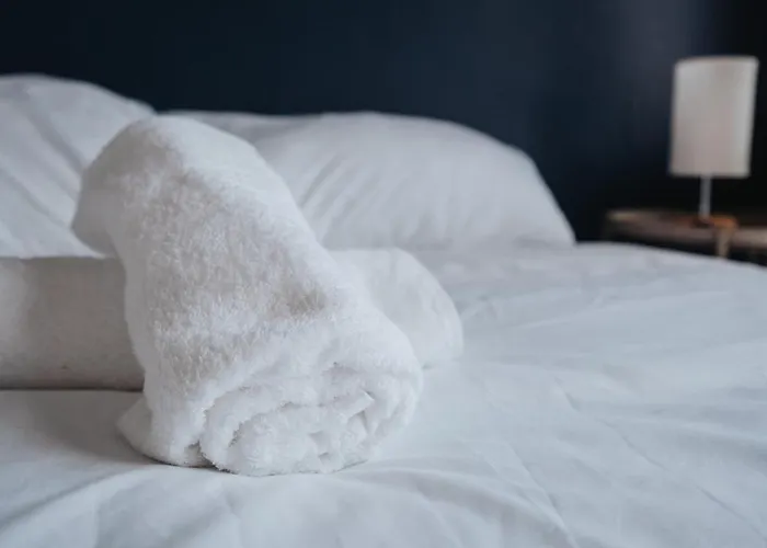 Comfy 3br - Pool Table - Games - Sleeps 8 *