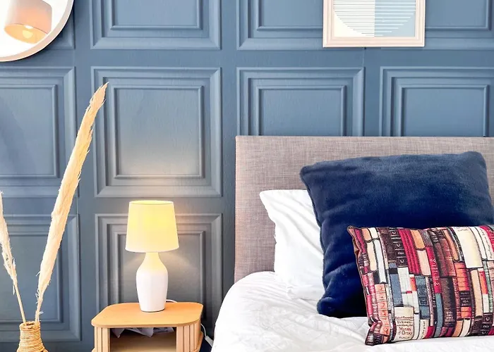 Contractor By Furnished Semesterbostad *