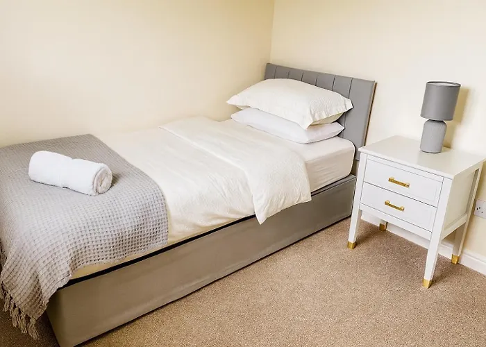 Hub - 2br With Free Parking, Near Airport & Attractions * Manchester