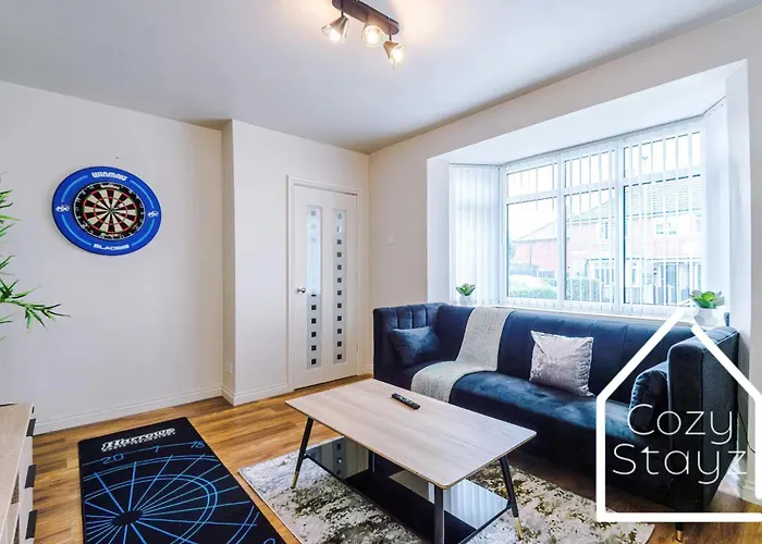 Spacious 3 Bed With Pac-man, Darts And 2 Parking Spaces