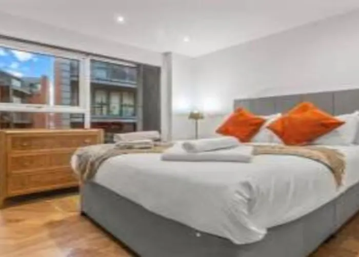 Stunning Split Floor Flat By Victoria - Pass The Keys Manchester