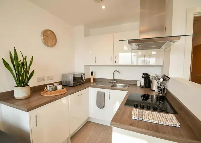 Modern 1 Bed With Views In *