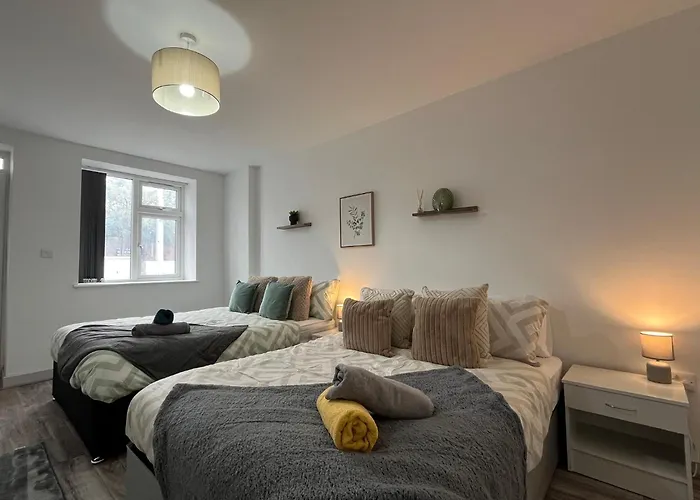 Modern Near Etihad Stadium & C O-op Live Daire *