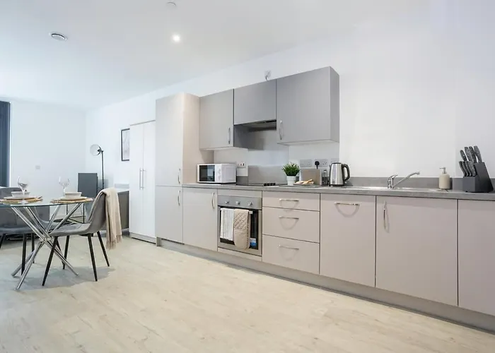 Contemporary In * マンチェスター