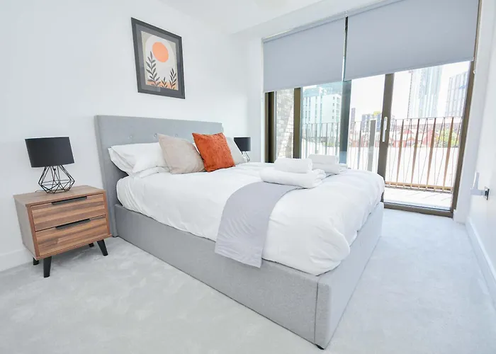 Contemporary 2 Bed Daire *