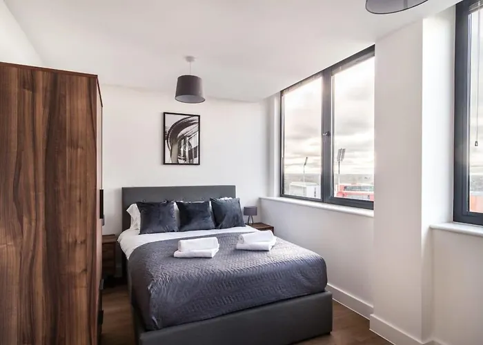 Stayzeni, Alexandra Rise Mánchester