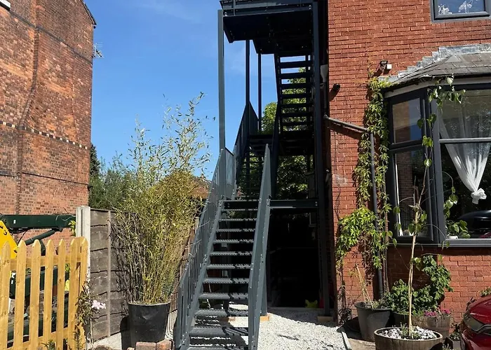 Chorlton Stylish & Convenient