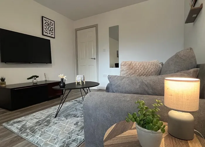 Modern Near Etihad Stadium & C O-op Live * Manchester