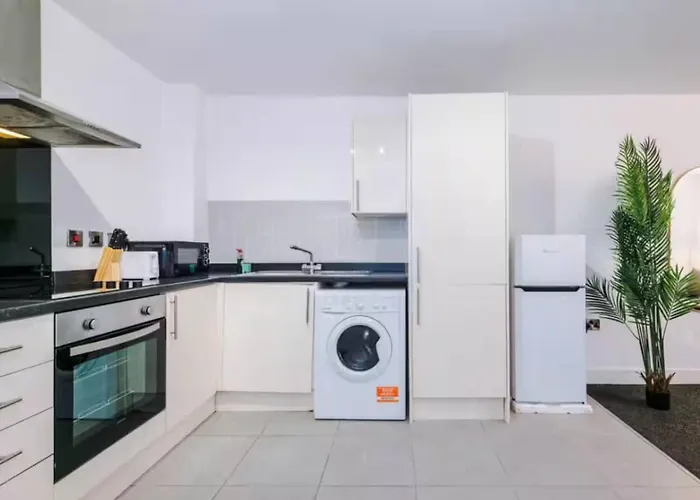 Salford Quays 4 Guests / Parking 맨체스터