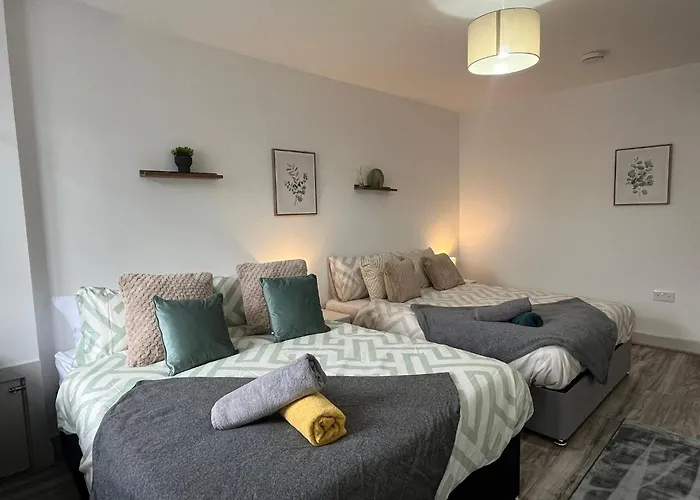 Modern Near Etihad Stadium & C O-op Live *