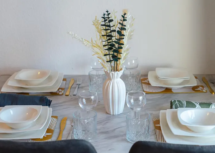 Modern 3-bedroom Near Centre