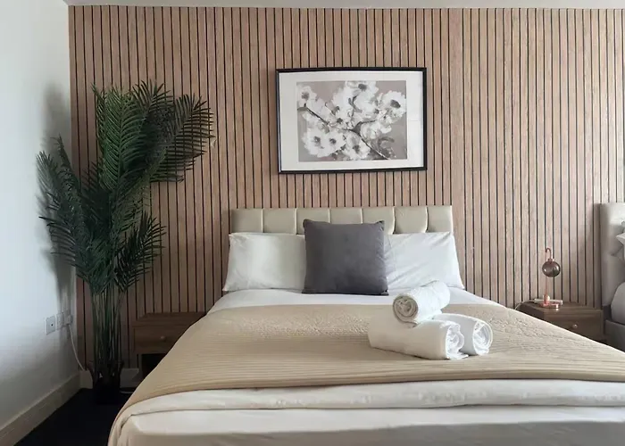 Salford Quays 4 Guests / Parking 맨체스터