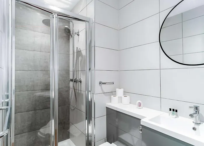 Modern 3bed Flat In W Security 아파트 *