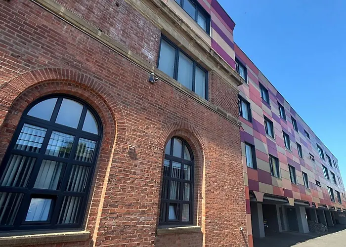 Salford Quays 4 Guests / Parking *