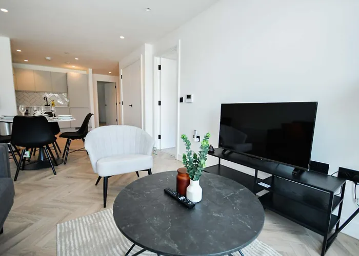 Contemporary 2 Bed Daire *