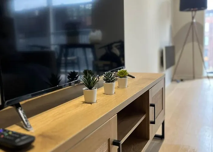 Apartment Joyful Group - Stylish 2br Retreat On Regent Road *