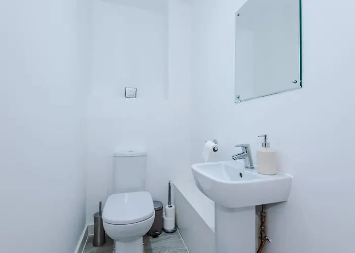 Beautiful 2 Bedroom Apartamento *